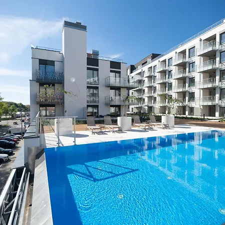Faro Nadmorskie Tarasy Deluxe Przy Latarni Morskiej Apartmán *
