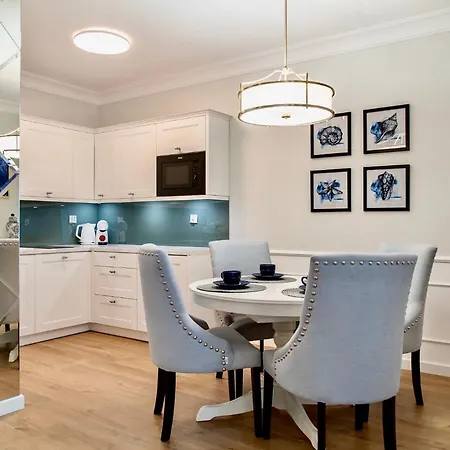 Faro Apartamenty Nadmorskie Tarasy Przy Latarni Morskiej Baseny W Cenie Pools Inklusive Kolobrzeg