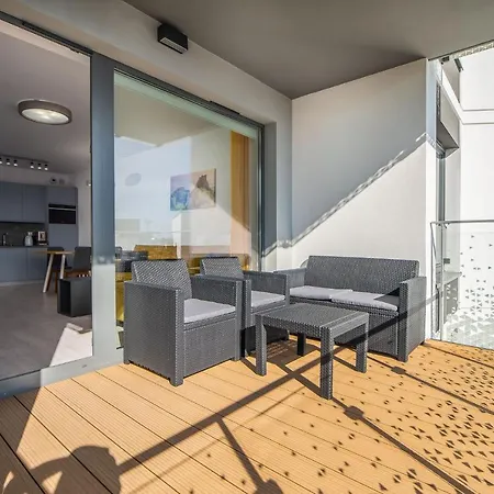 Faro Apartamenty Nadmorskie Tarasy Przy Latarni Morskiej Baseny W Cenie Pools Inklusive Kolobrzeg