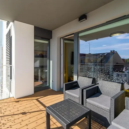 Faro Apartamenty Nadmorskie Tarasy Przy Latarni Morskiej Baseny W Cenie Pools Inklusive Daire Kolobrzeg