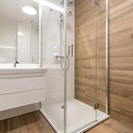 Faro Apartamenty Nadmorskie Tarasy Przy Latarni Morskiej Baseny W Cenie Pools Inklusive Kolobrzeg